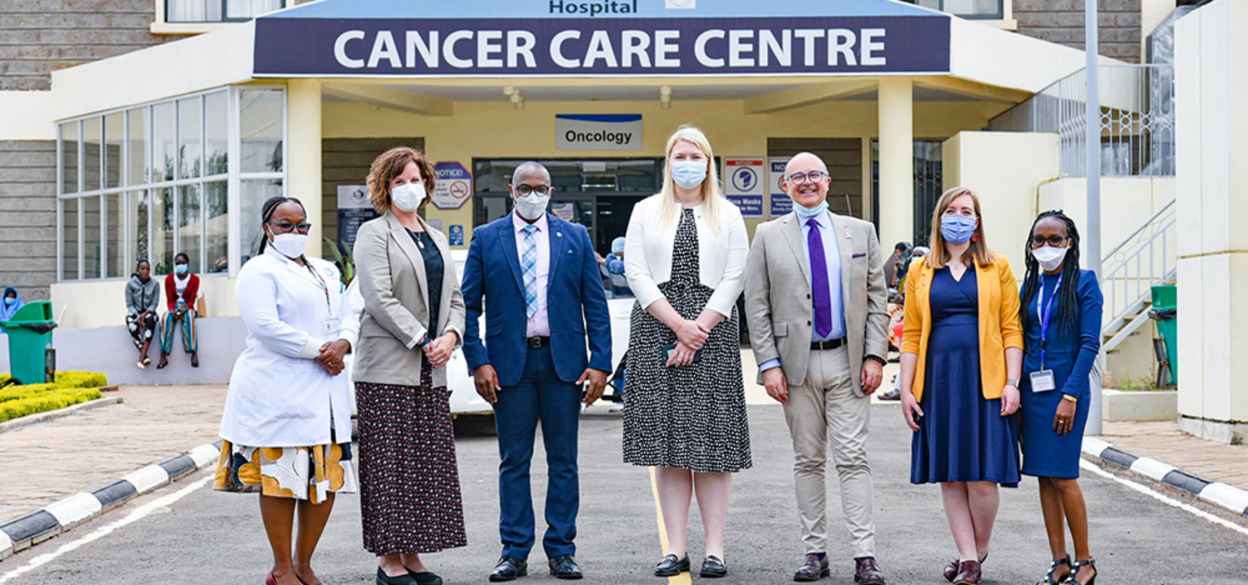 MCRC visiting KUTRRH in June to further develop collaborations. MCRC team meeting with the KUTRRH team in front of the new Cancer Centre